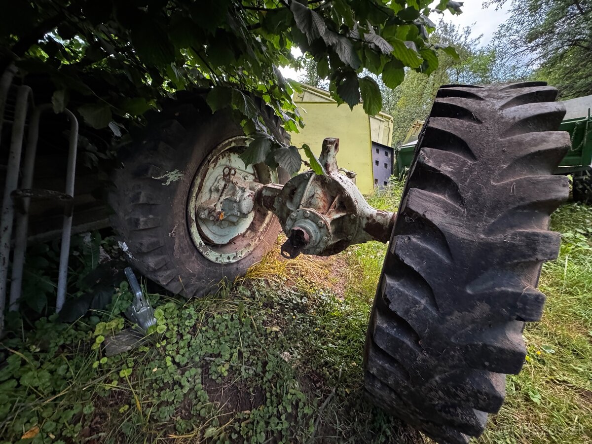 Zadnu napravu s kolesami V3S - 2