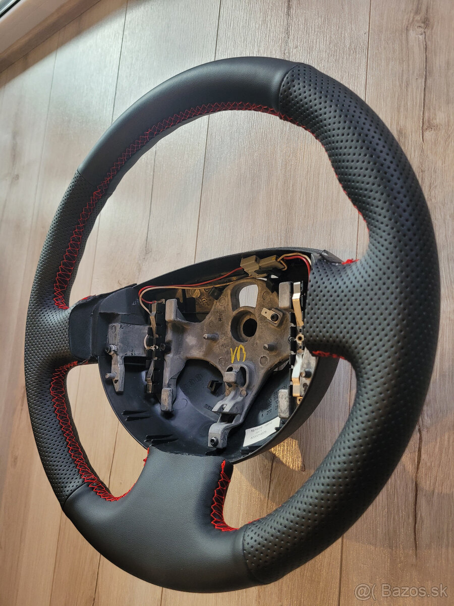 RENAULT MEGAN II-KOŽENÝ VOLANT - 2