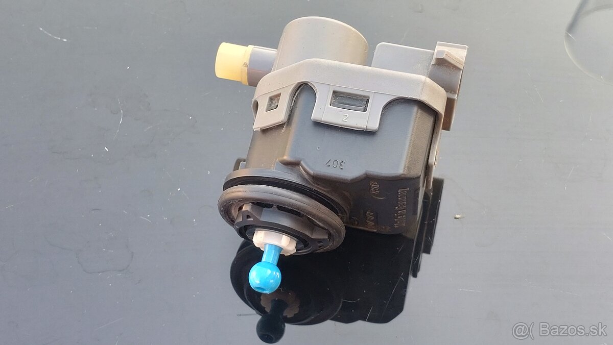 Motorček svetlometu Hella - 2