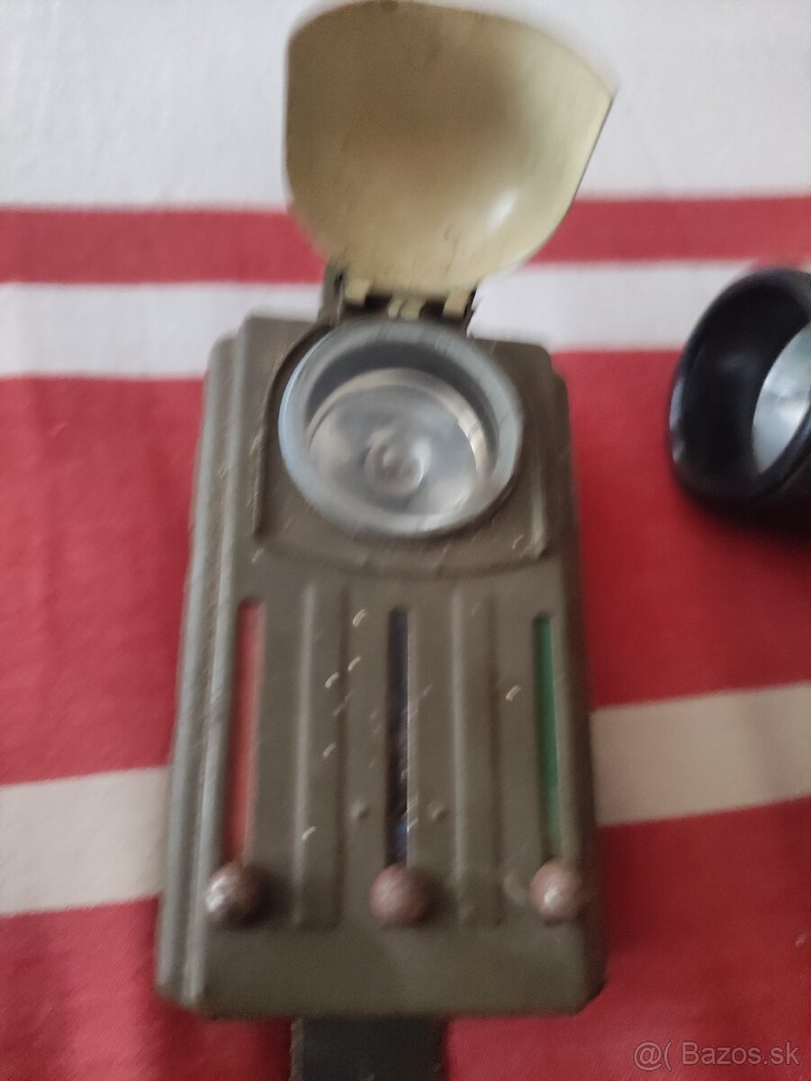 staré baterky asi vojenské. - 2