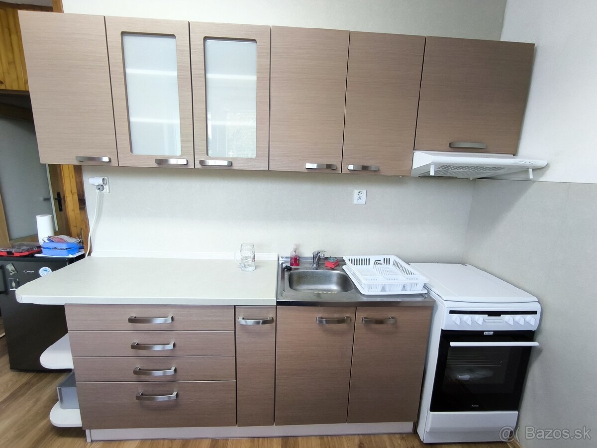 Kuchynská linka - 2