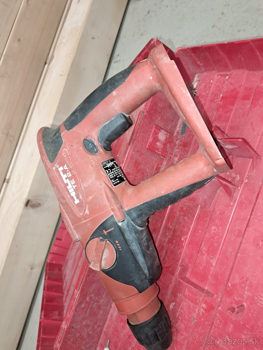 Hilti aku Vrtacka. - 2