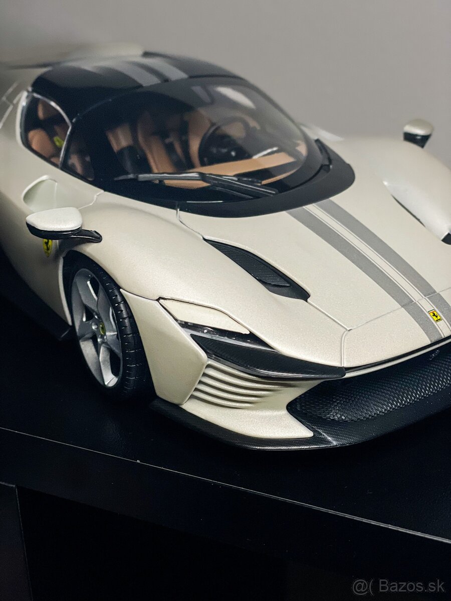 Bburago Ferrari SP3 Daytona 1:18 - 2