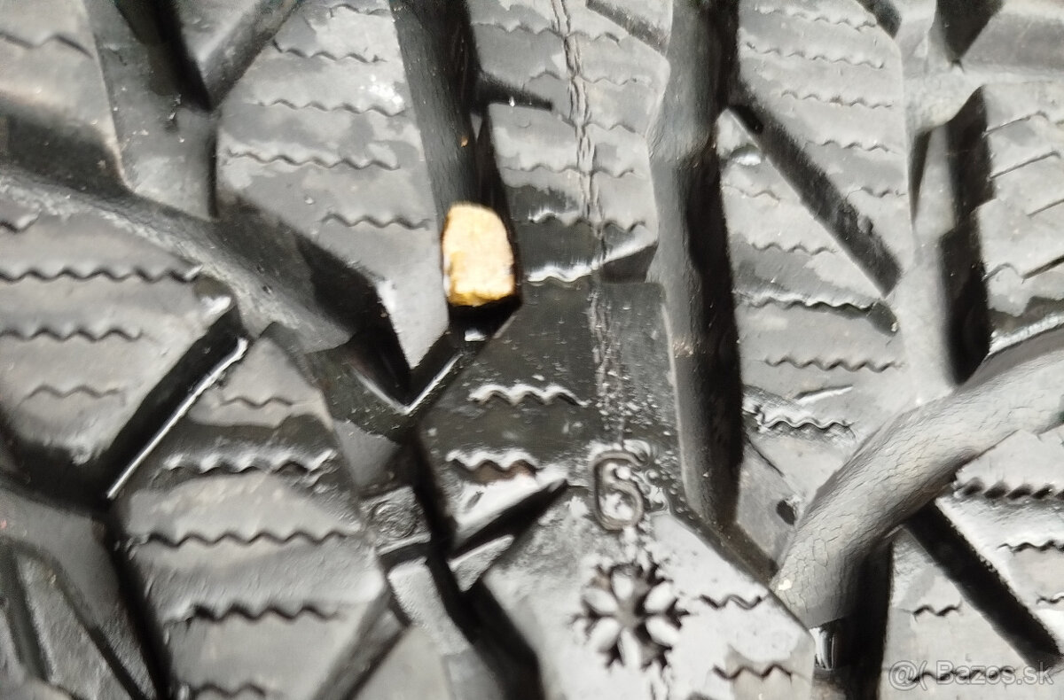 Predam jazdene zimne pneu 205/60R16 NOKIAN WRD4 92H - 2