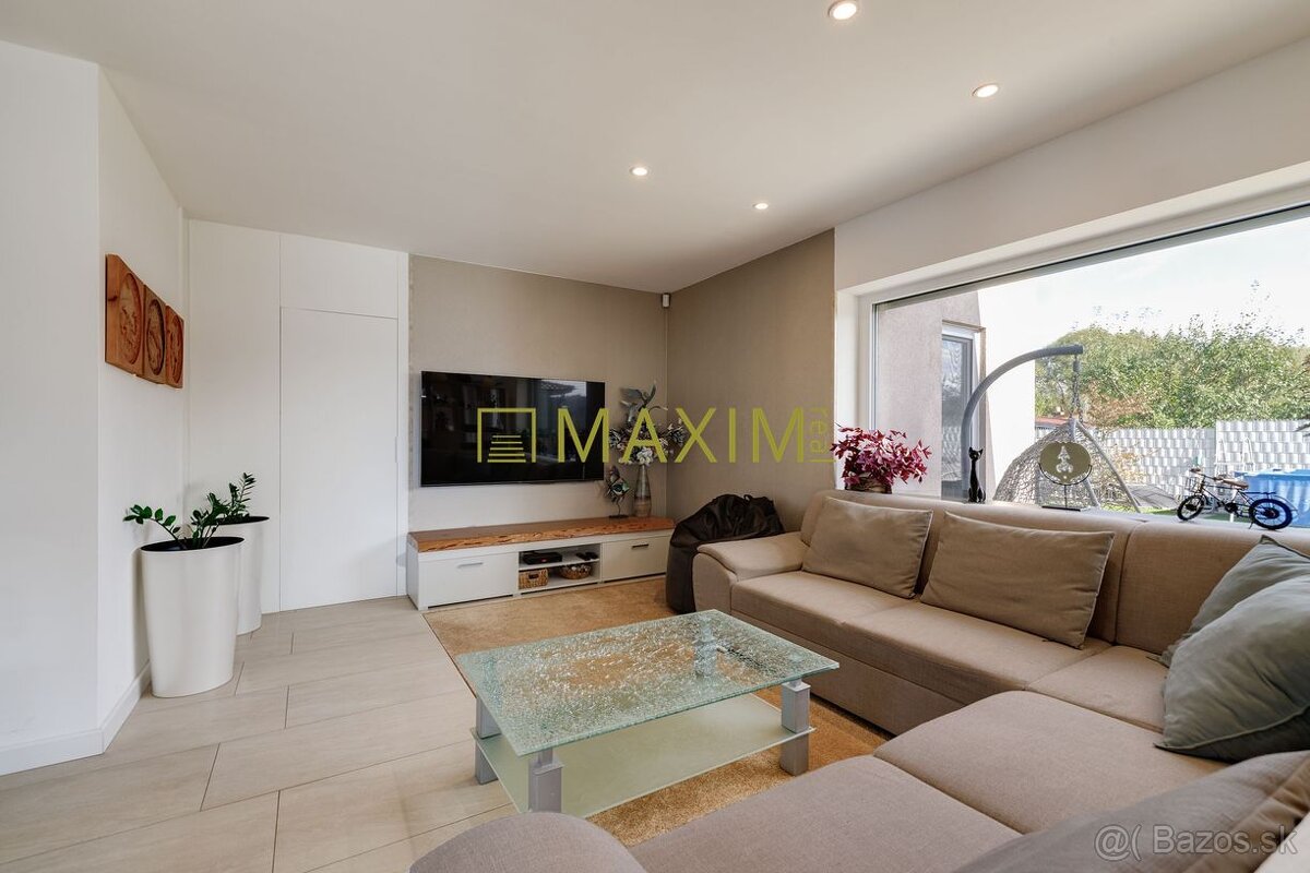 Elegantná novostavba 4,5-izbového domu v tichej časti Malaci - 2