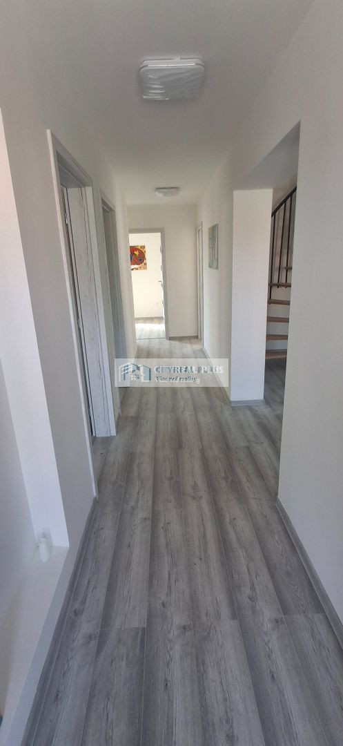 Čerstvo kolaudovaný rodinný dom s 2 bytovými jednotkami v Hu - 2