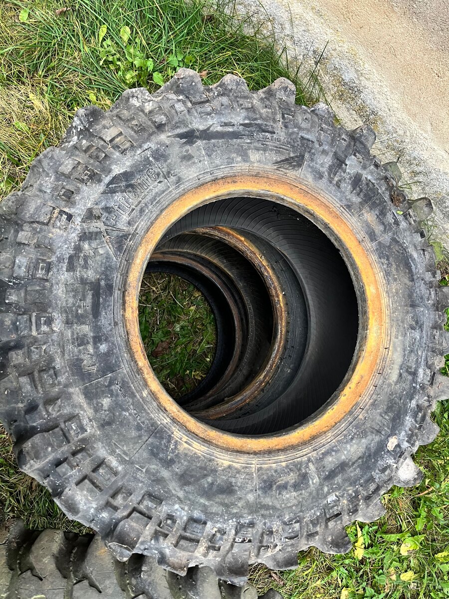 Silverstone 33x10,5 r15 - 2