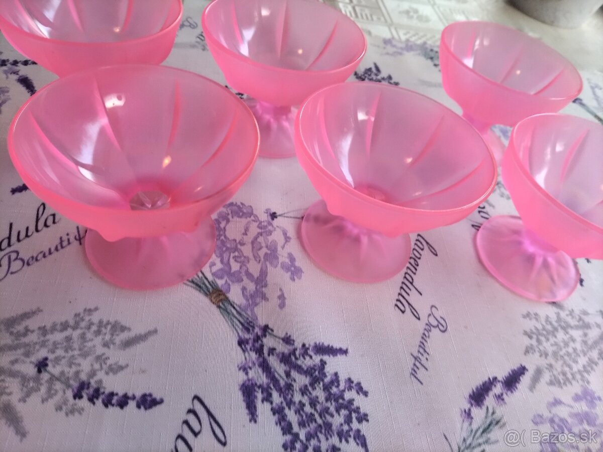 zmrzlinove poháre z ružového skla - 2