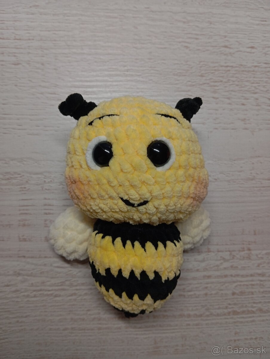Háčkované Včielky - 2