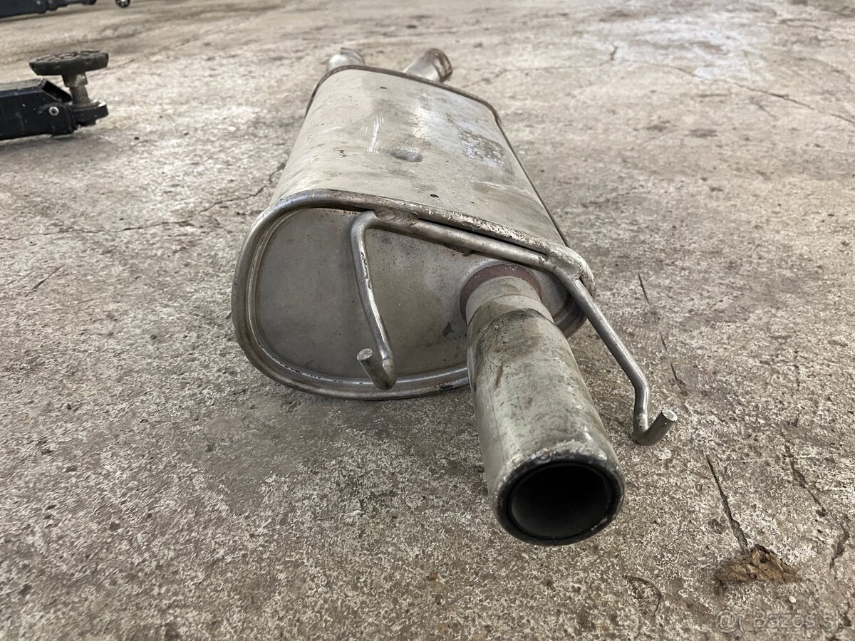 Zadny tlmic vyfuku Ford Escort RS2000 - 2