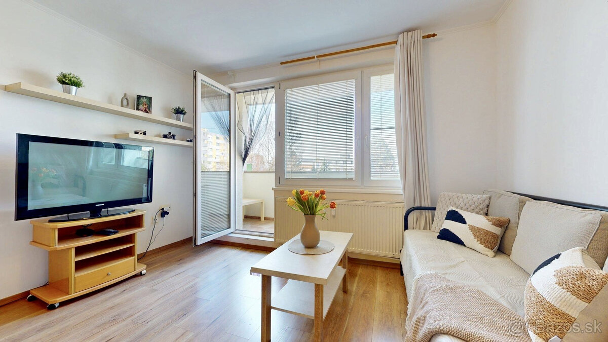 Garsónka s veľkou loggiou, Beňadická - 2