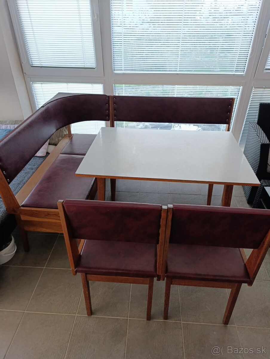 Rohová jedálenská zostava - 2