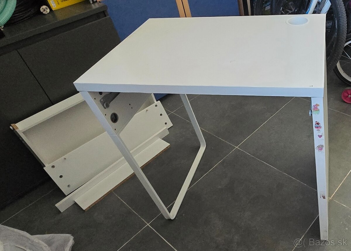 stol - 2