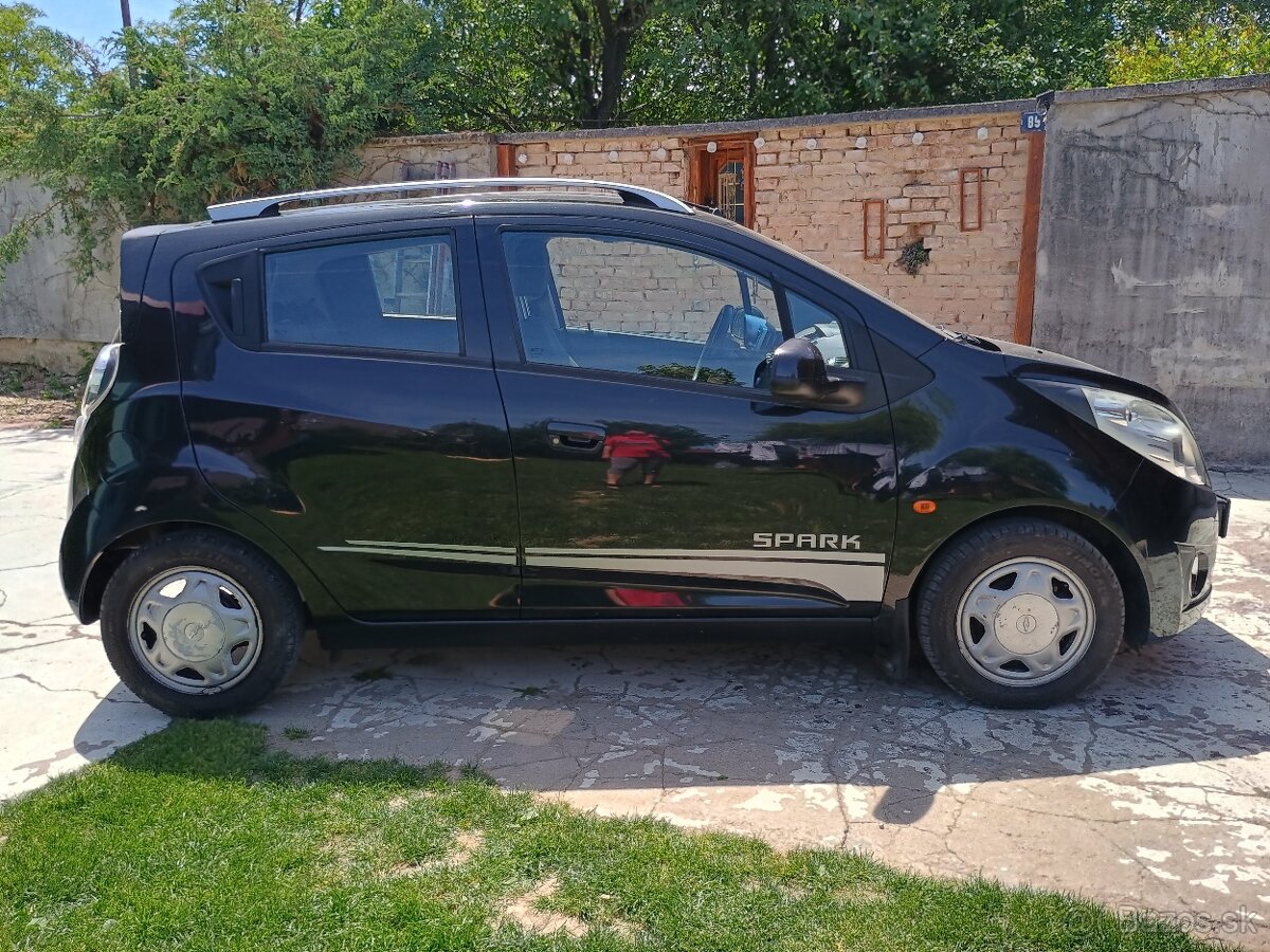 Chevrolet Spark 2010, 1,0 benzín - 2