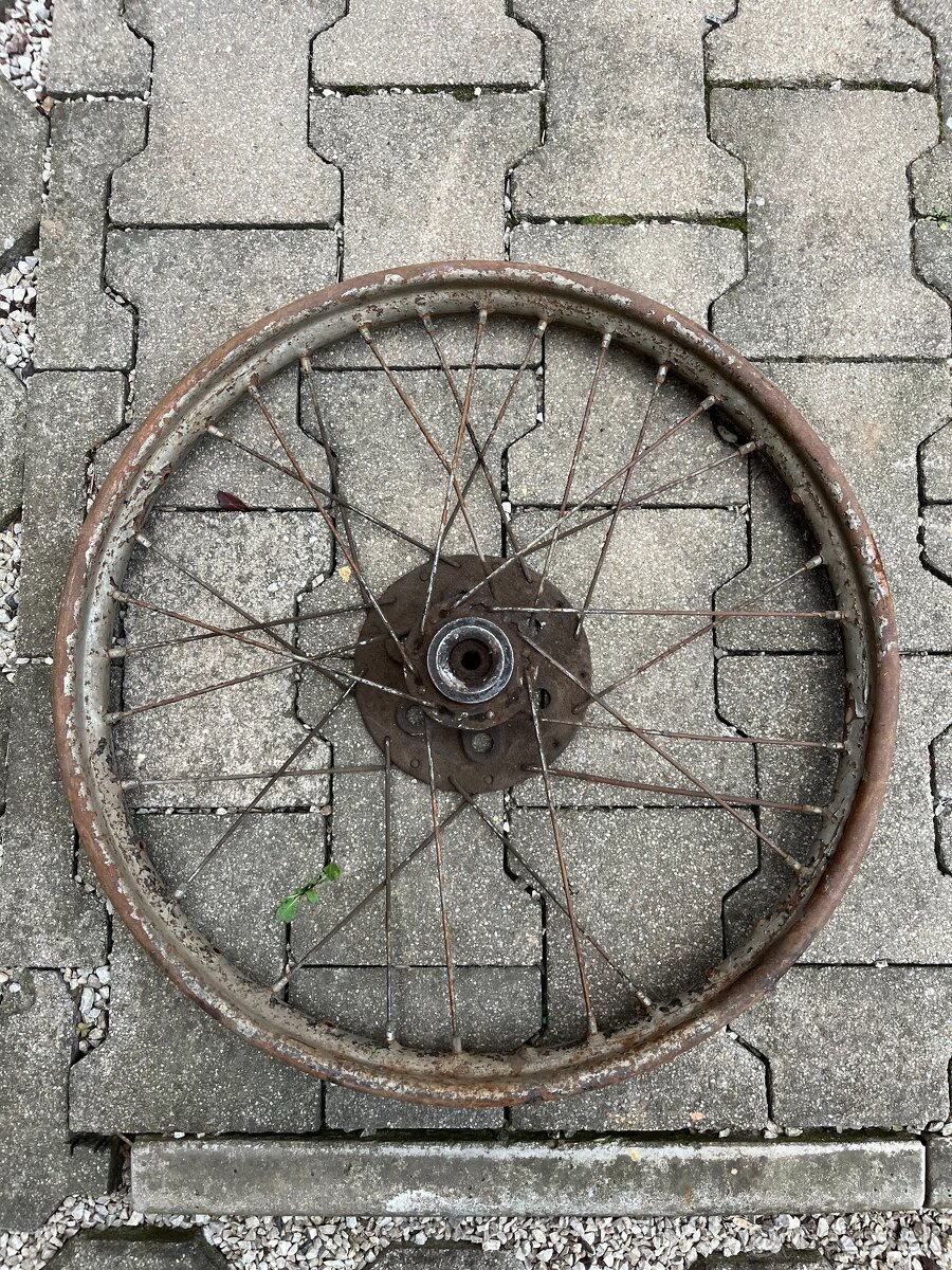 ČZ 125/150C koleso - 2