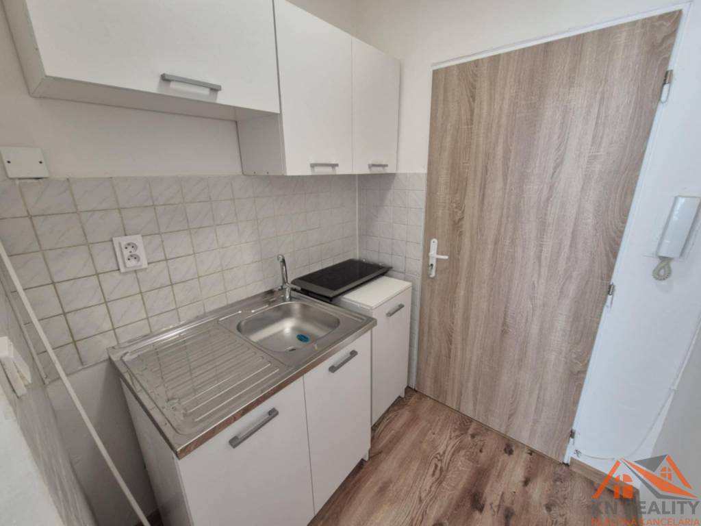 Na predaj garsónka po rekonštrukcii Komárno - 2