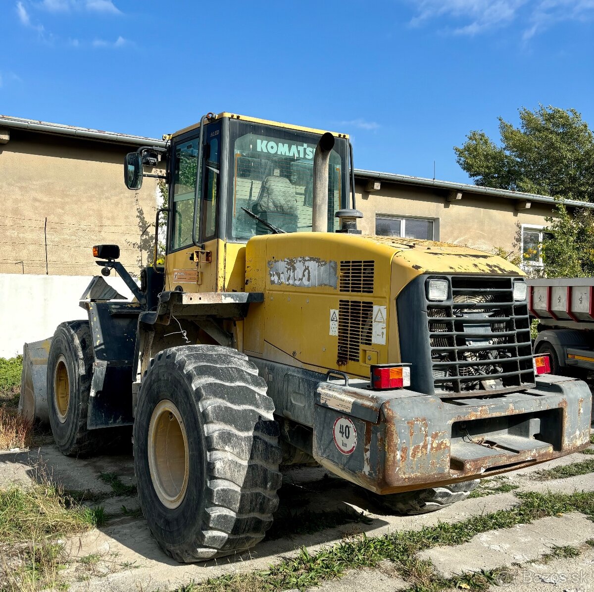 Kolesový nakladač Komatsu WA200 - 2