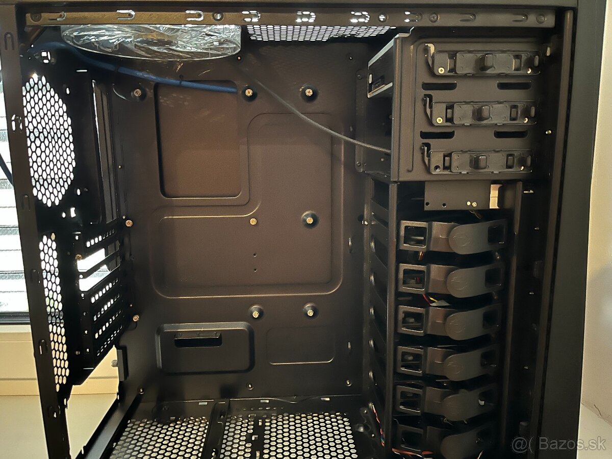 PC Skrina Thermaltake Armor A60 - 2