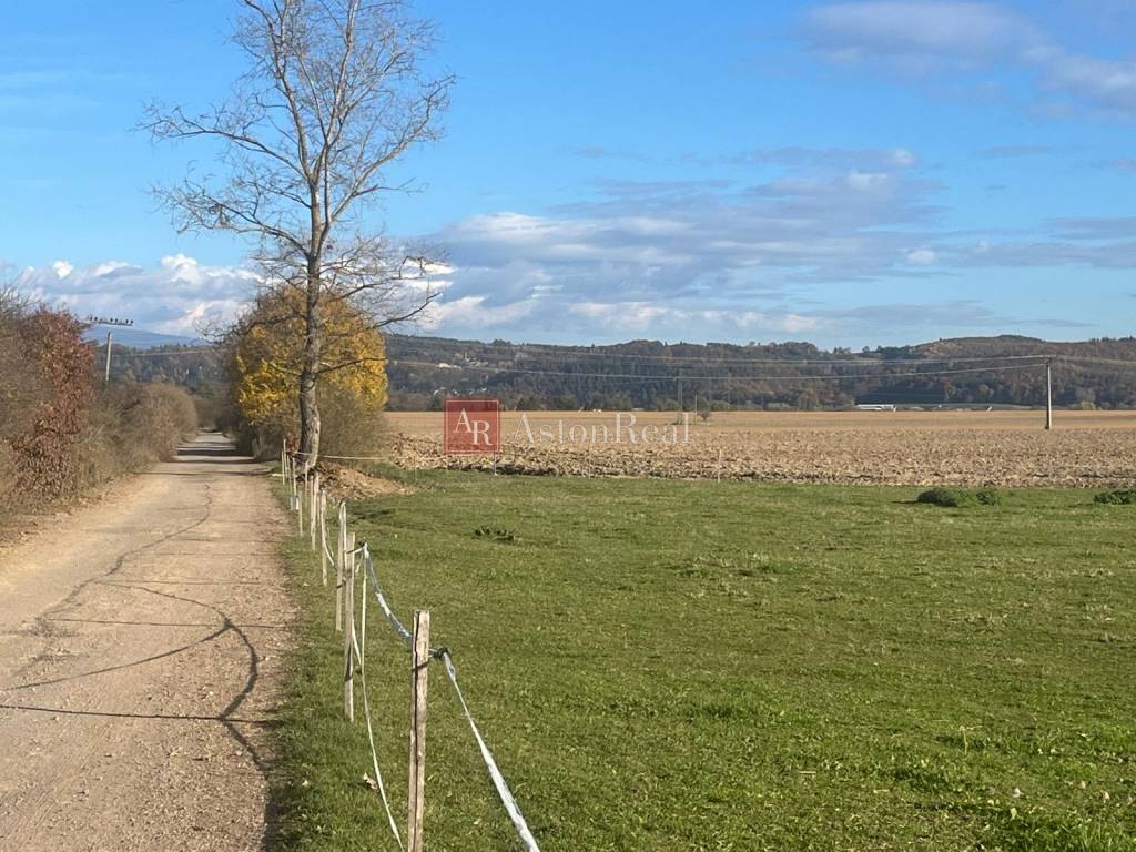 POZEMOK: 2.070 m2, k.ú. Hájniky (Sliač) možnosť výstavby - 2