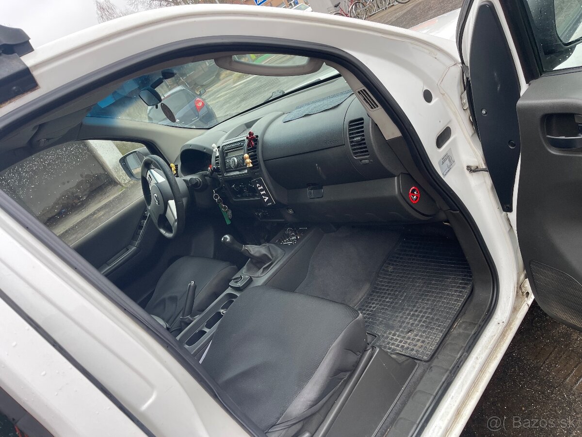 Nissan navara 4x4 - 2
