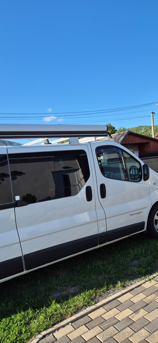 Predam Renault Trafic 2.5td Passenger 8miestny.M - 2