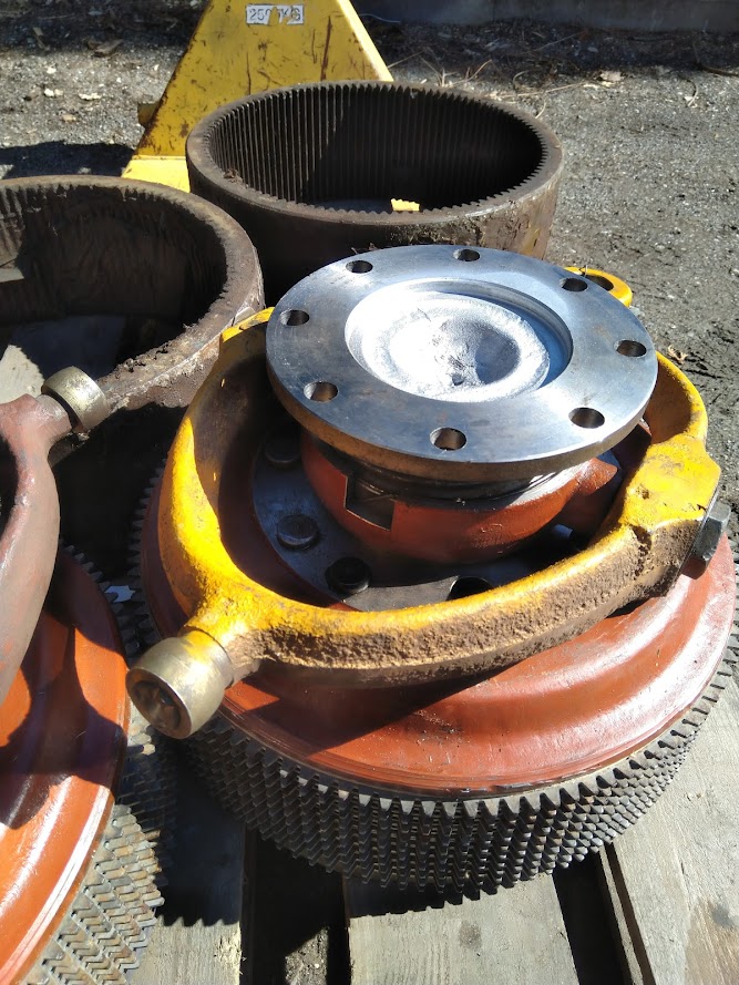 smerová spojka pre buldozér T-130/T-170 - 2