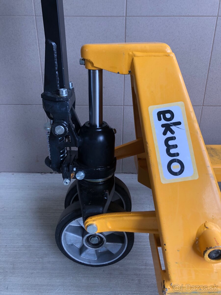 Paletovy vozik- paleťak - 2