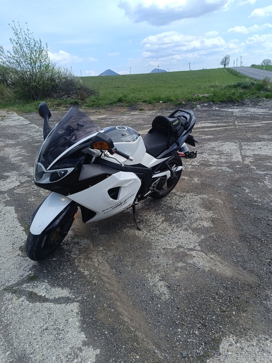 Triumph sprint st 1050 - 2