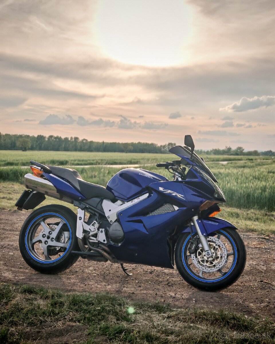 Honda VFR 800 Vtec - 2
