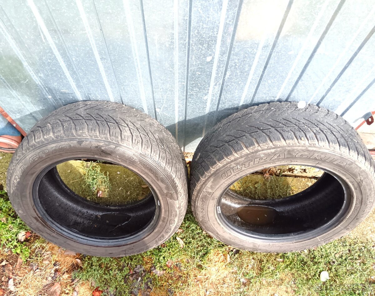 Predám 2ks zimné 235/55 R 17 Good year - 2