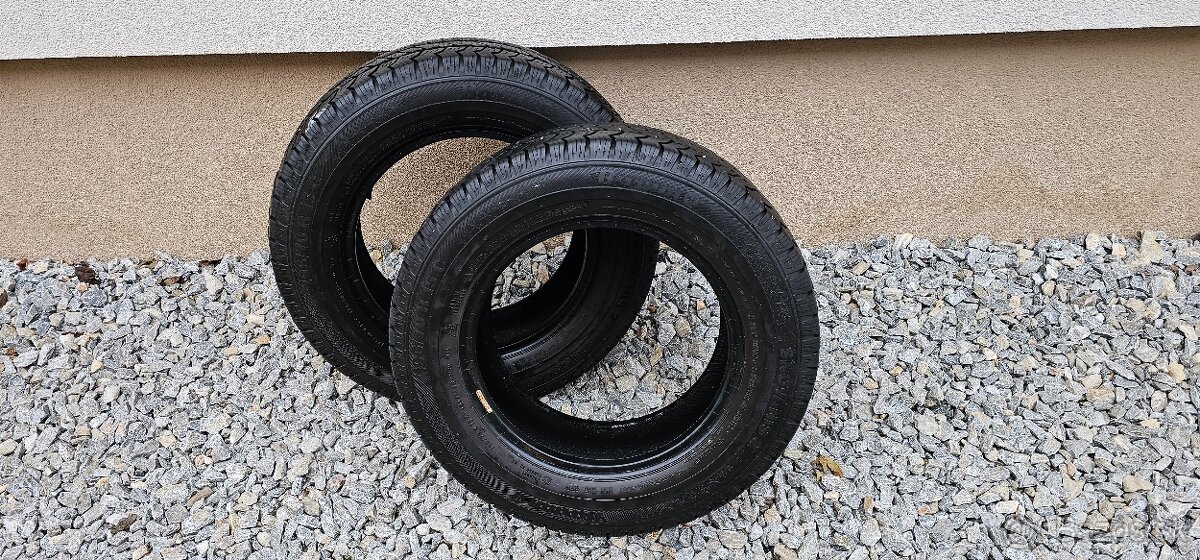 Predám 2 zimné pneumatiky Barum SNOVANIS 2 195/70 r15c - 2