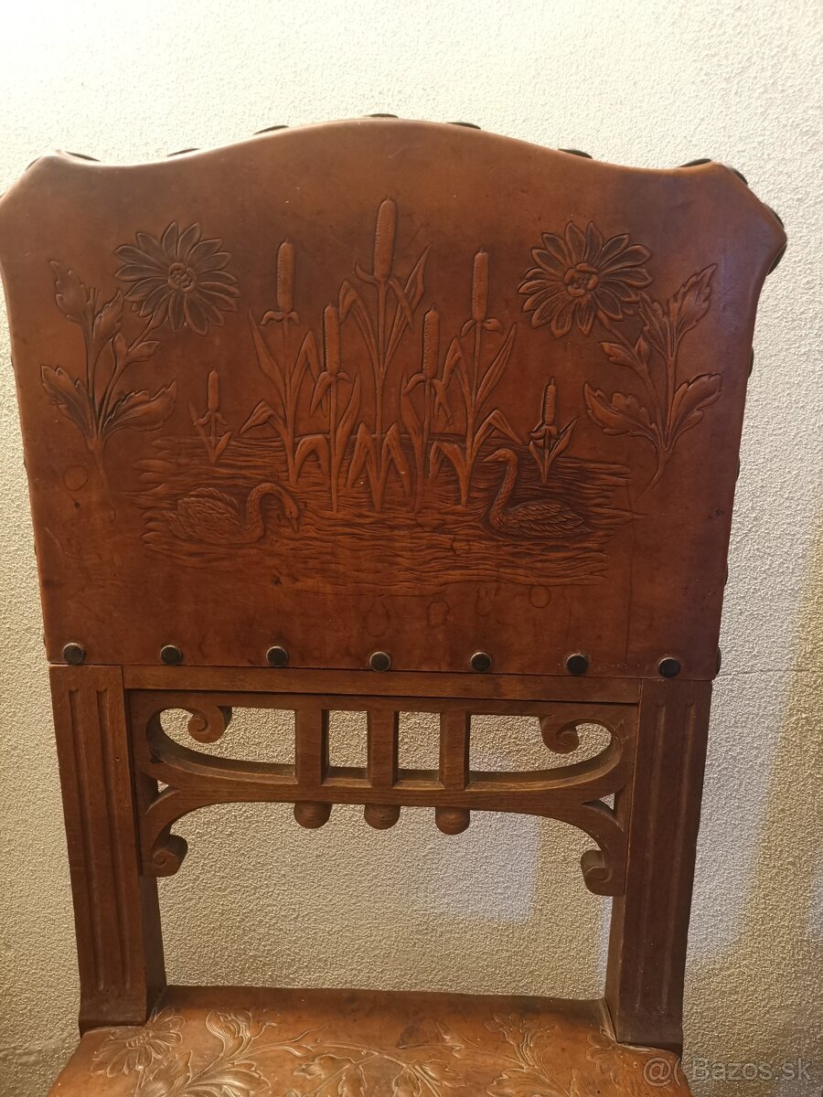 Vyrezávané vintage stoličky - 2