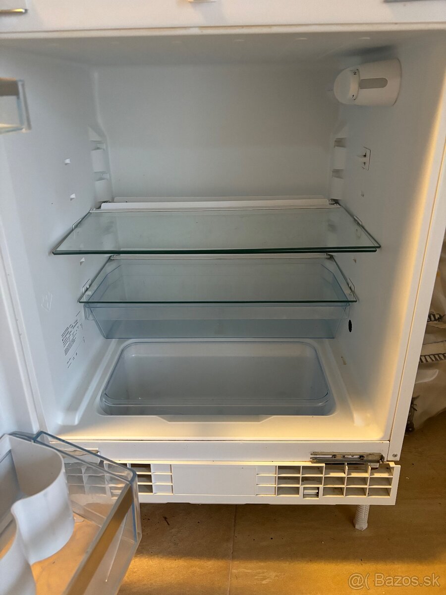 Bosh chladnicka zabudovana 60cm sirka - 2