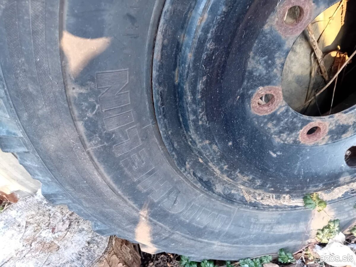 Pneumatiky 8,25 - 2