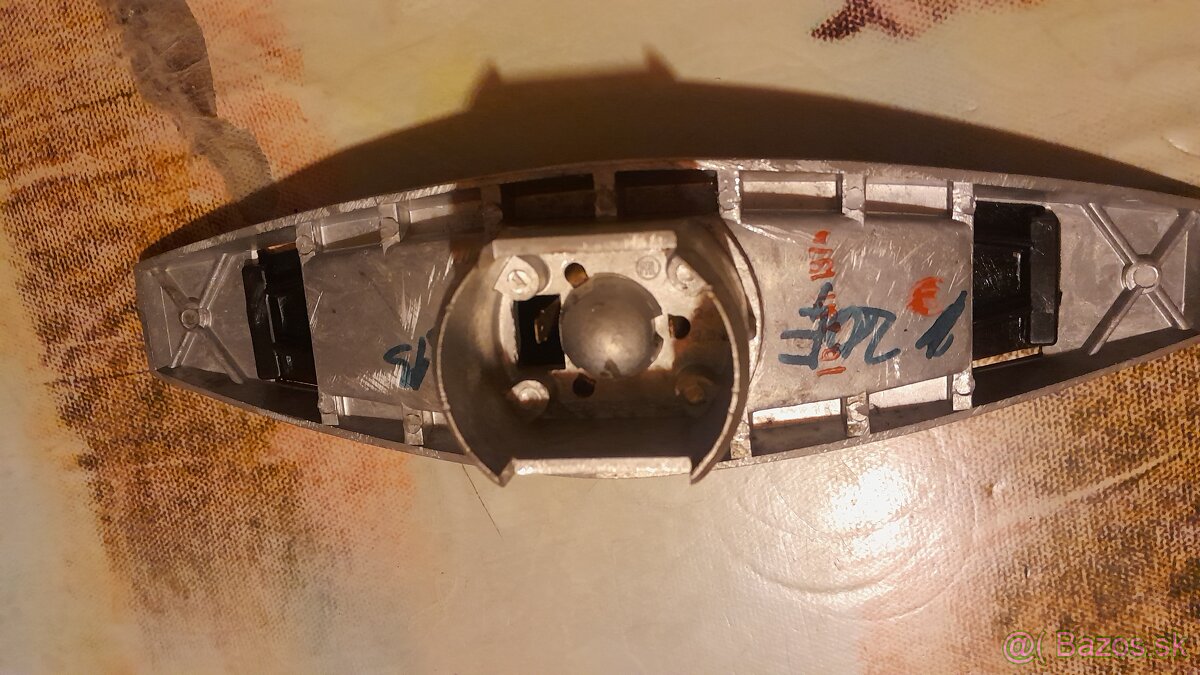 PREDAM NOVE TLAČÍTKO KLAXONU TATRA - 2