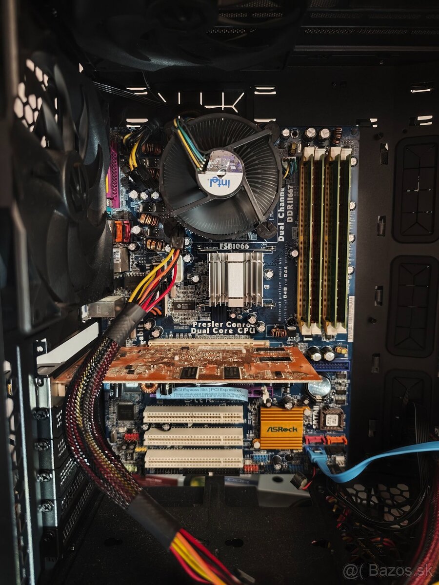 ASRock ConRoeXFire + Pentium D + 4 GB RAM - 2