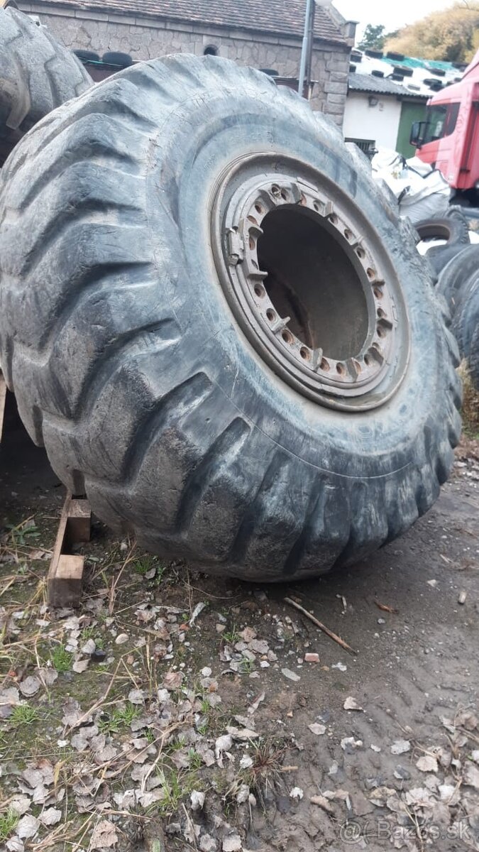 Pneu+disk KMB 250 rozměr 26/5-29 - 2