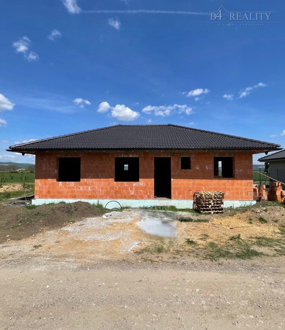 Rozostavaný 4i bungalov, pozemok 443 m2 / Veľké Bierovce - 2
