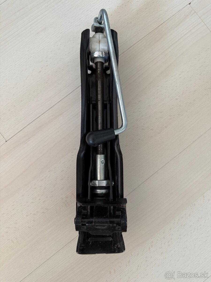 Predám zdvíhak na VW - 2