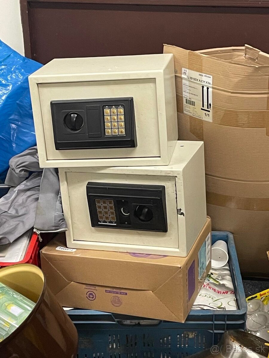 Predám zariadenie kaderníctva a iné - 2