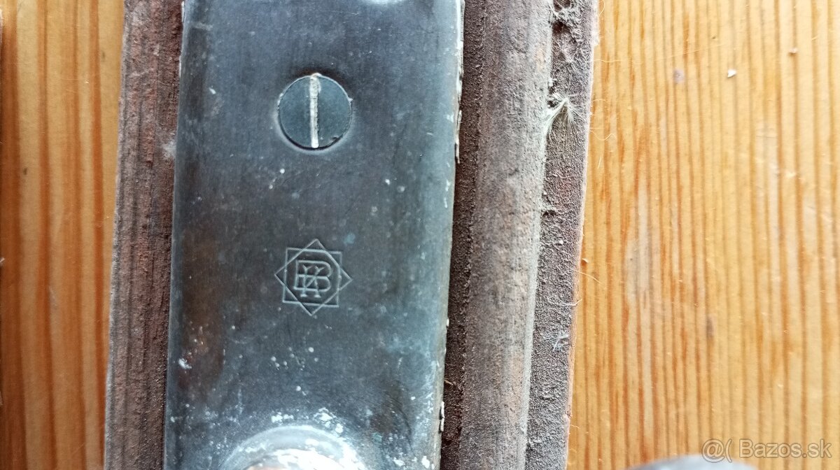 Predam mosadzne okenne klucky - 2