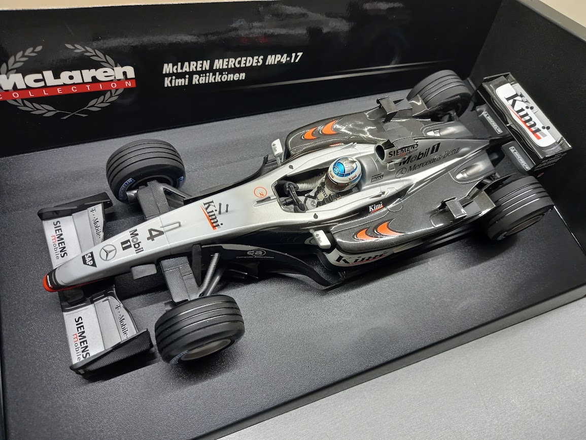 F1 MCLAREN MERCEDES MP4/17 2002 RAIKKONEN MINICHAMPS 1:18 - 2