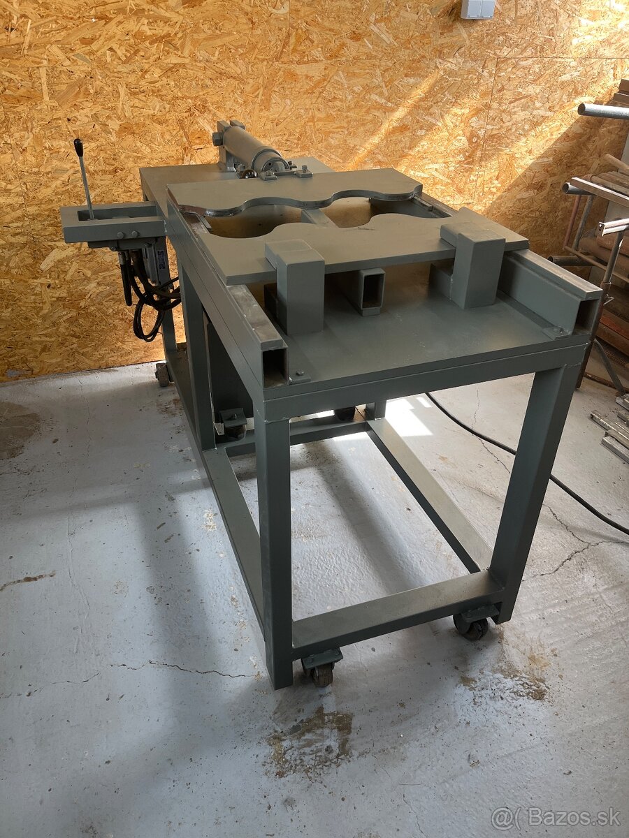 Hydraulický profilový lis - 2