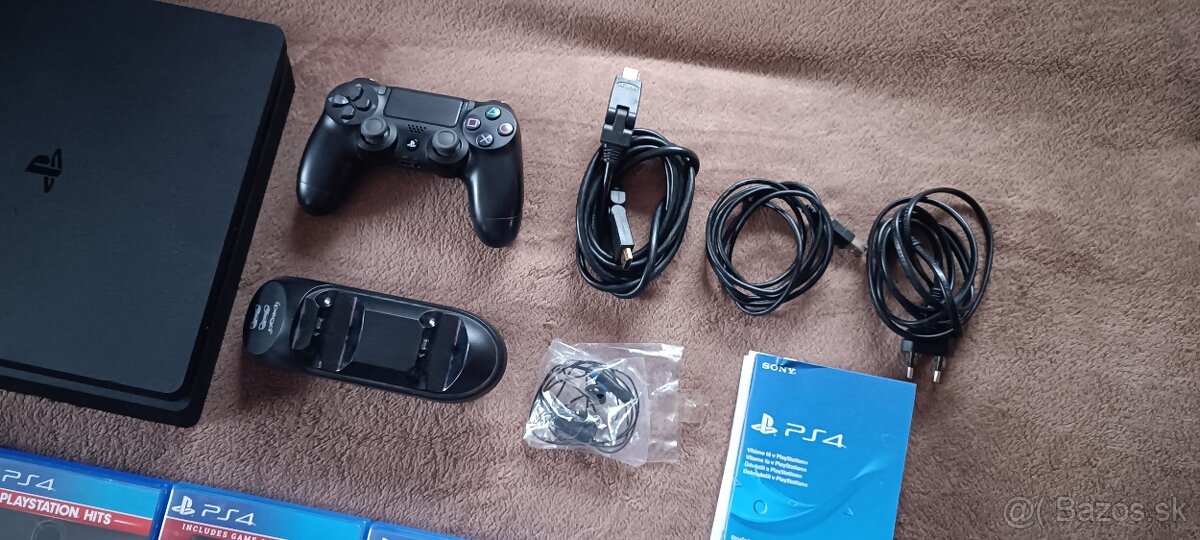 Ps4 slim s hrami - 2