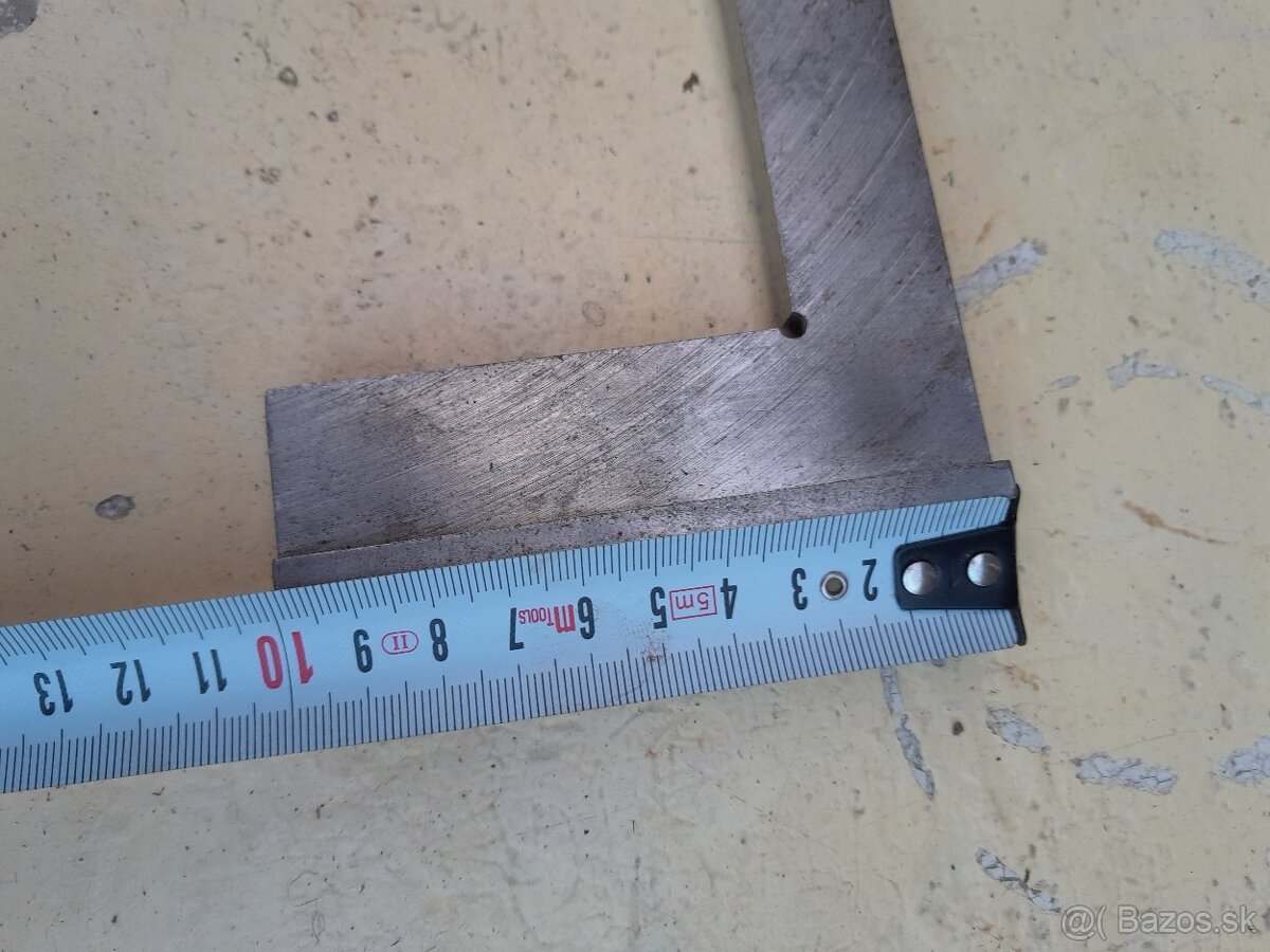 Predám kovový uholník - 2