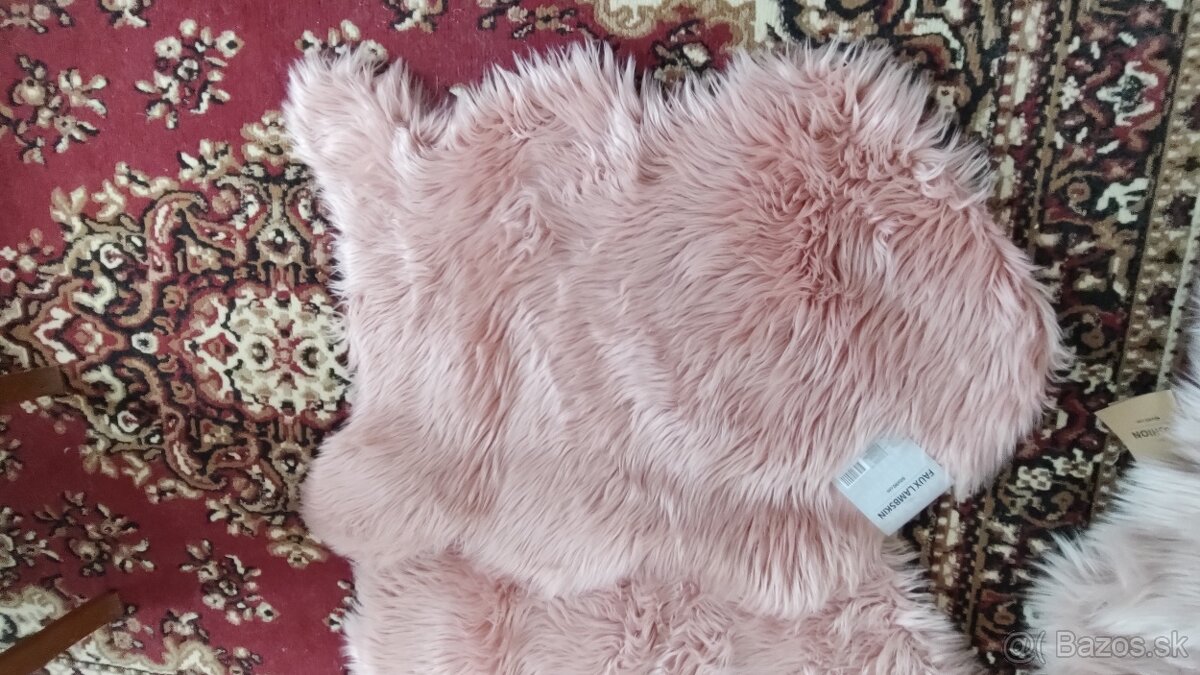 Kožušiny a vankúše - 2
