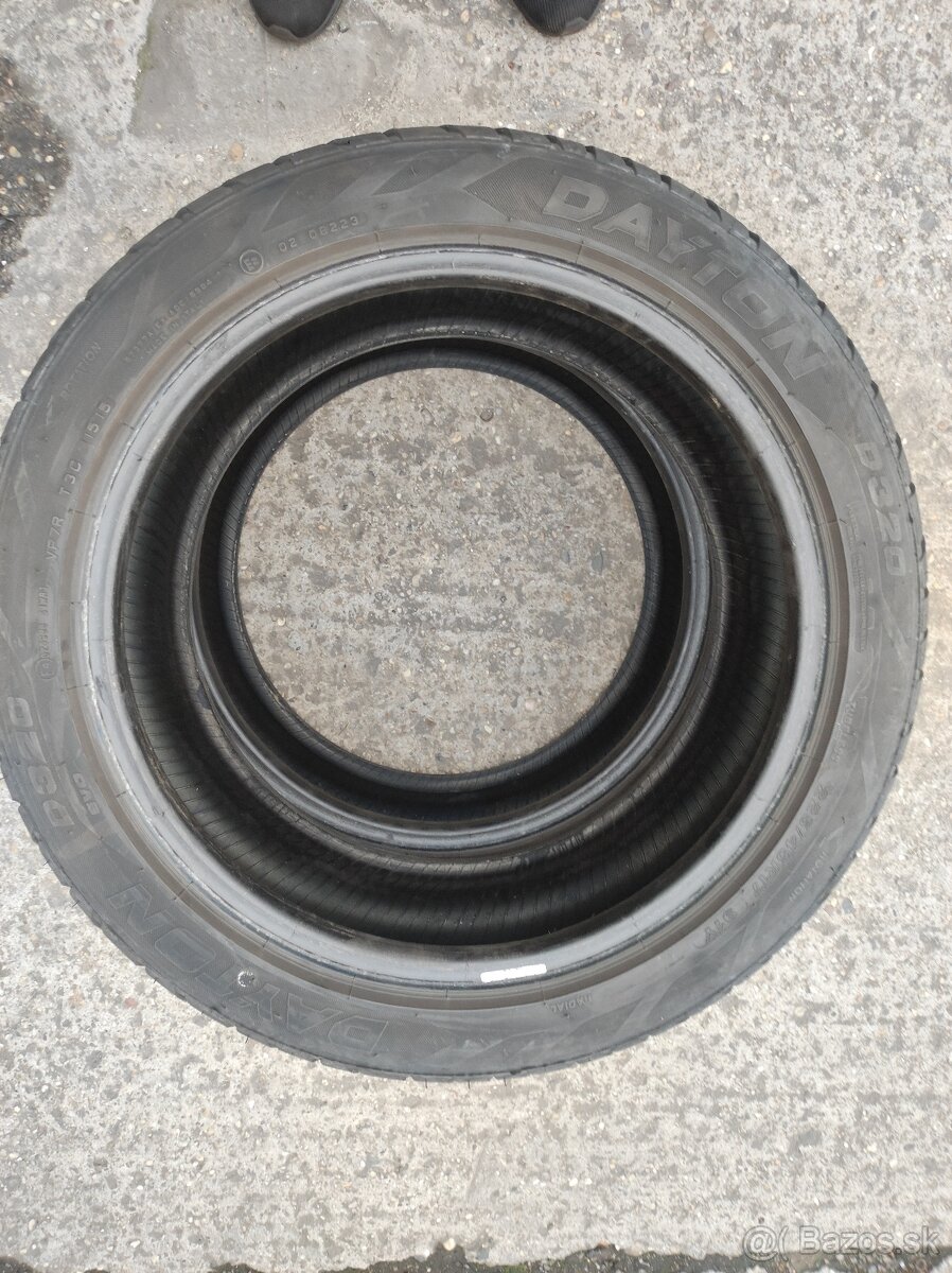 Predám 2ks letné pneu DAYTON 225/45 R17 - 2