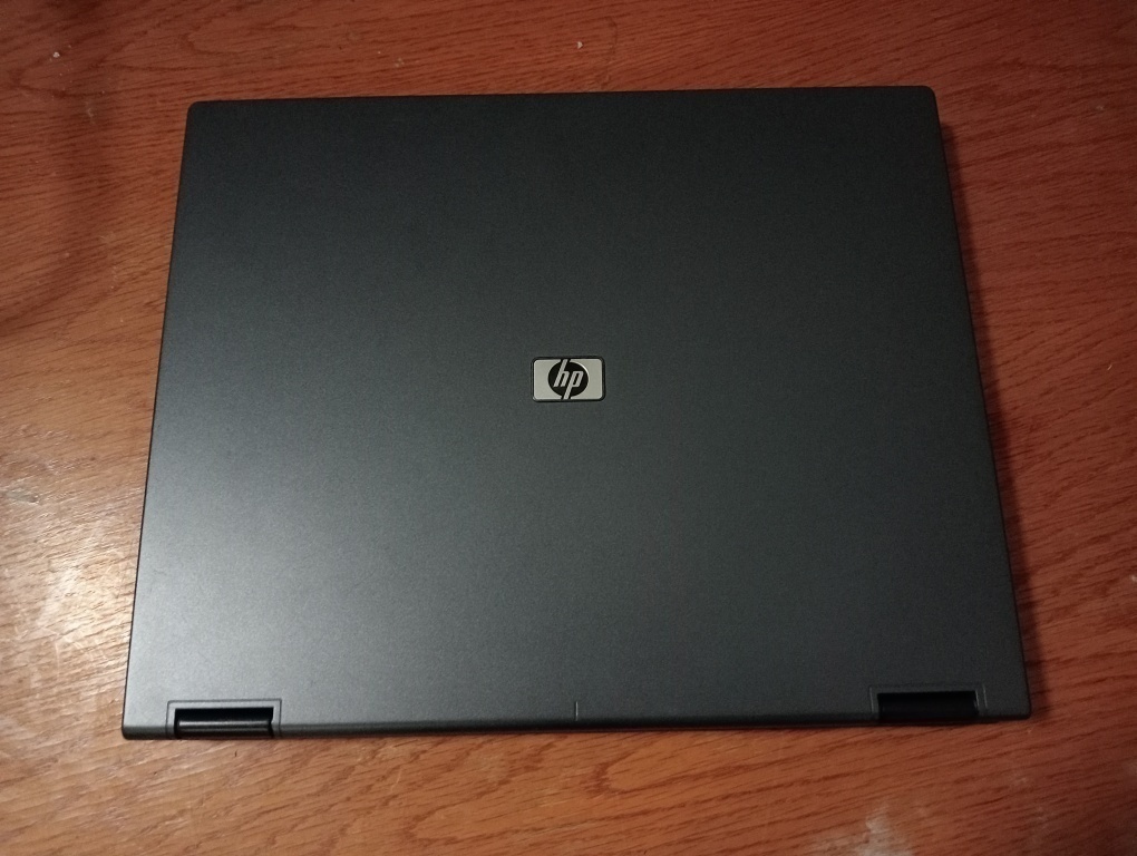 predám notebook HP COMPAQ NC6120 , WINDOWS 7. - 2