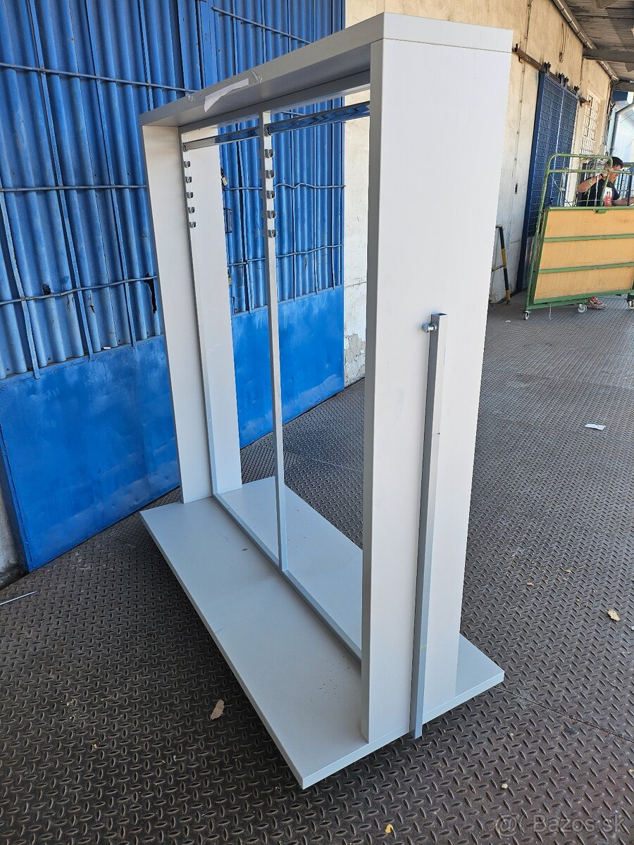 Vešiaková stena - 2