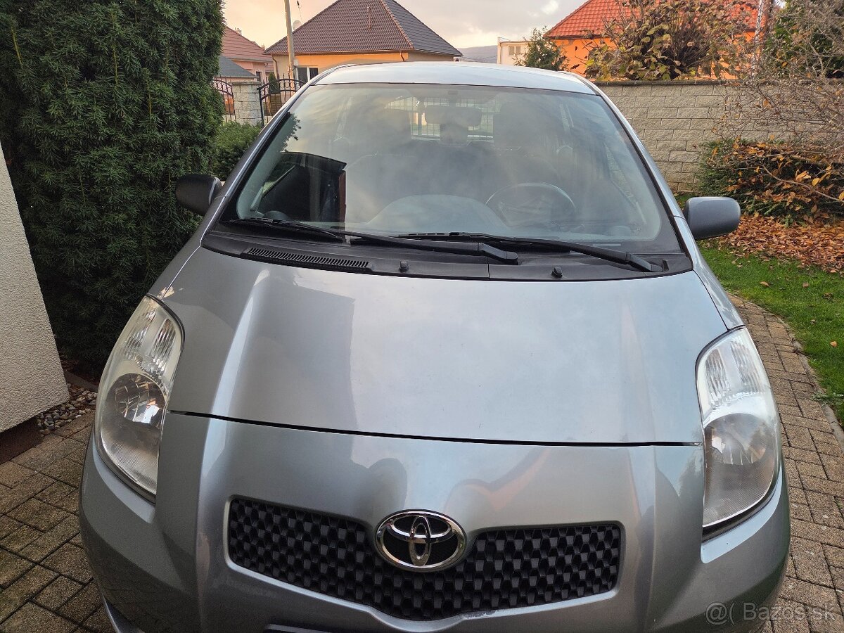 Toyota Yaris 1.3 - 2